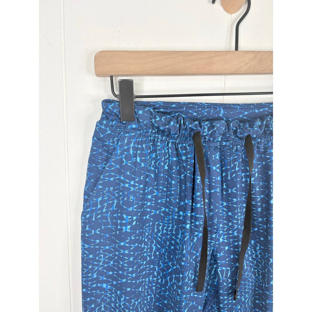 Lululemon Slim Jet Crop Joggers Size 2 Pants Blue Samba Snake Print - Picture 6 of 9